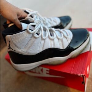 Jordan 11 Retro
Concord (2018) w/box